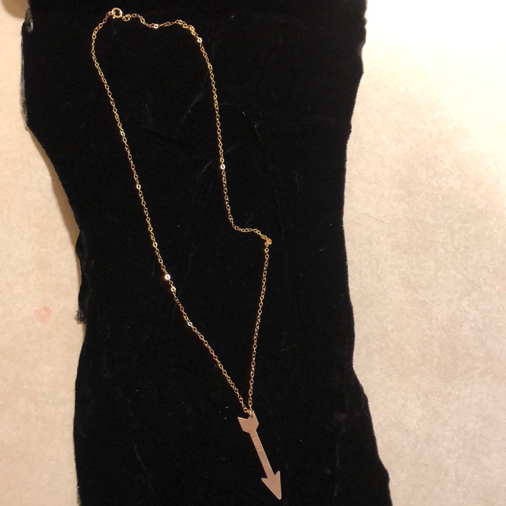 Arrow necklace